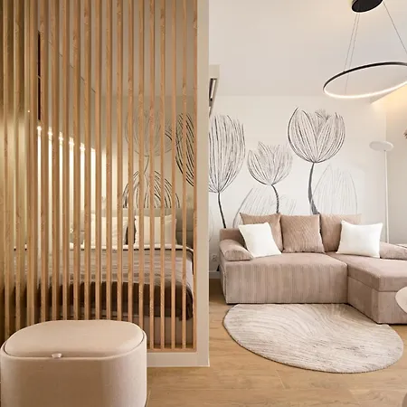 Modern Near Metro Center - Gieldowa Appartement
